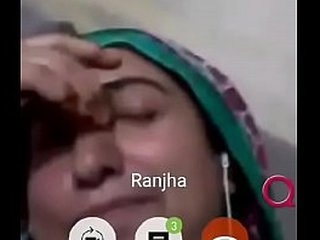 pakistani aunty showing her boobs to his friend on imo video call